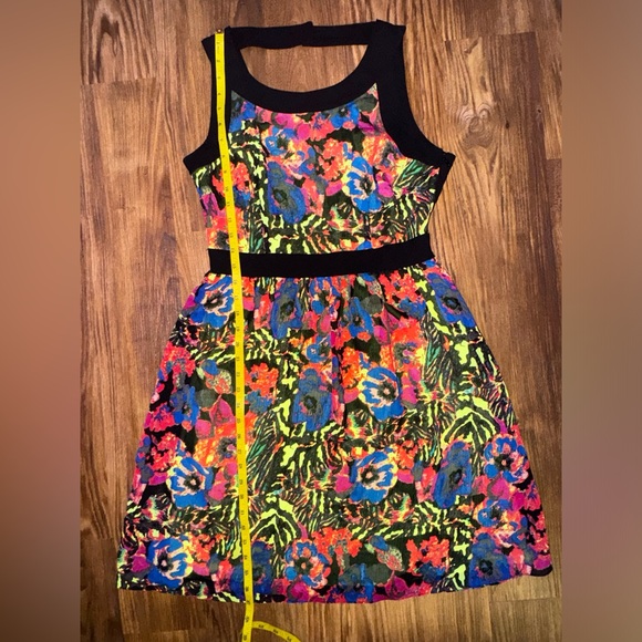 Marc New York Andrew Marc Watercolor Floral Halter Dress size 12 - Picture 11 of 13